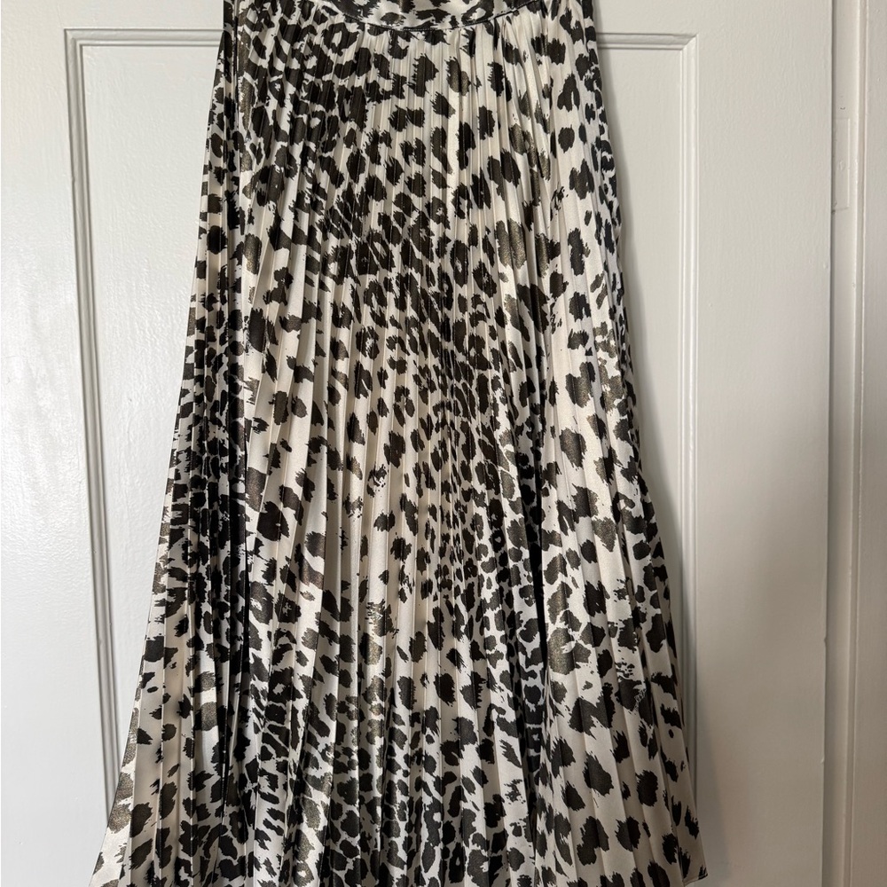 Leopard Print Pleated Skirt